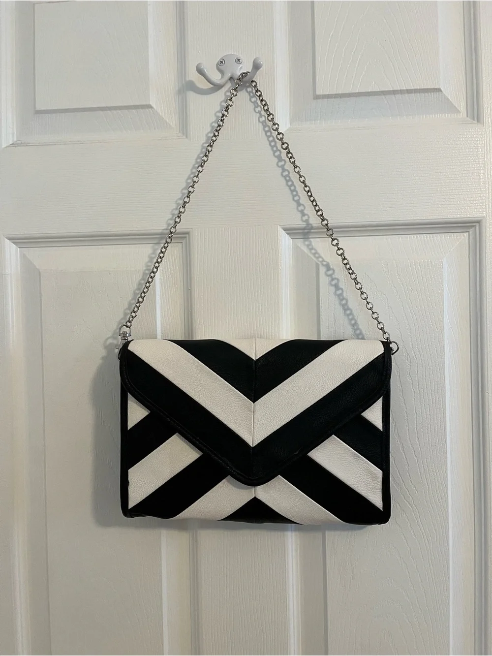 Chico’s pebbled leather Black & White Chevron Convertible should/clutch bag.